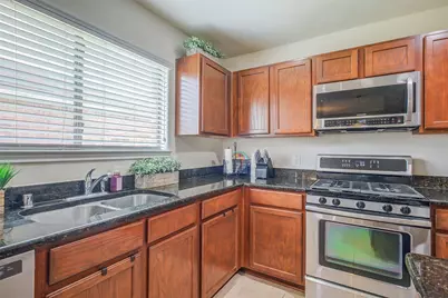 1015 Honeysuckle Vine Drive, Rosenberg, TX 77469 - Photo 11