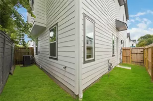 9803 Fulton Pk Ln, Houston, TX 77076 - Photo 29