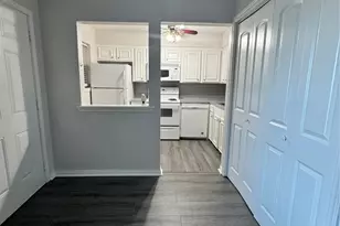 107 E Willowick Ave, Friendswood, TX 77546 - Photo 3