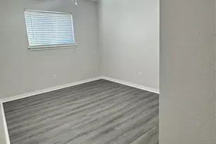 107 E Willowick Ave, Friendswood, TX 77546 - Photo 11