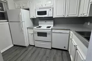 107 E Willowick Ave, Friendswood, TX 77546 - Photo 1