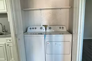 107 E Willowick Ave, Friendswood, TX 77546 - Photo 5