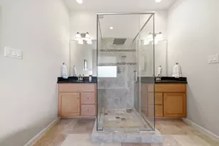 629 W 8th St, Houston, TX 77007 - Photo 17