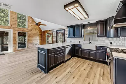 52 Hunters Creek Drive, Huntsville, TX 77340 - Photo 5