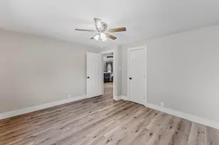 52 Hunters Creek Dr, Huntsville, TX 77340 - Photo 11