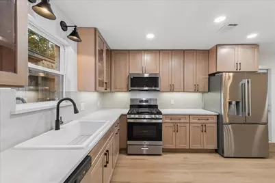 85 Yewleaf Drive, Spring, TX 77381 - Photo 7