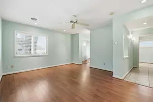 9811 Greenwillow St, Houston, TX 77096 - Photo 17