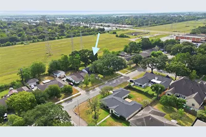 9811 Greenwillow Street, Houston, TX 77096 - Photo 33
