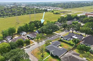 9811 Greenwillow St, Houston, TX 77096 - Photo 33