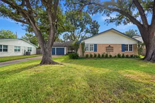 9811 Greenwillow St, Houston, TX 77096 - Photo 3
