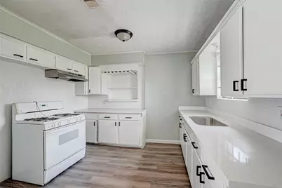 5315 Bellfort Court, Houston, TX 77033 - Photo 9