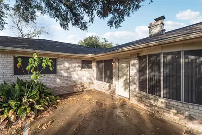 6742 Indian Lake Drive, Houston, TX 77489 - Photo 25