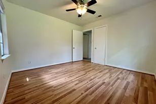 5720 Parwill St, Houston, TX 77081 - Photo 7