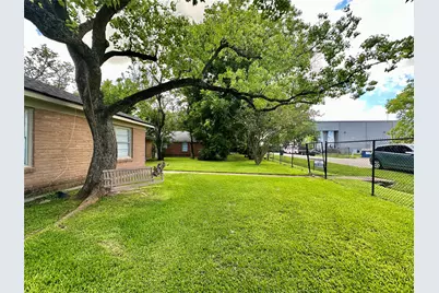 5720 Parwill Street #1, Houston, TX 77081 - Photo 15
