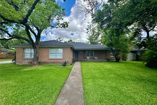 5720 Parwill St, Houston, TX 77081 - Photo 1