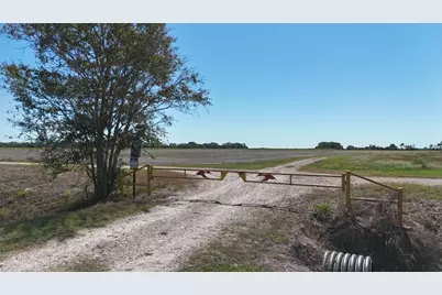 35 Highway 35 Off, Danbury, TX 77534 - Photo 15