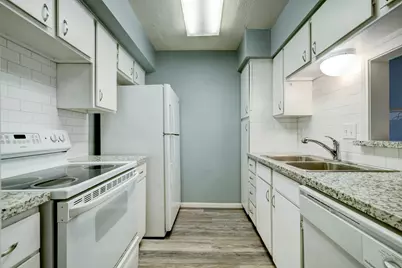 4633 Wild Indigo Street #542, Houston, TX 77027 - Photo 5
