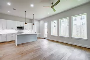 7706 Sky Dweller Dr, Houston, TX 77055 - Photo 5