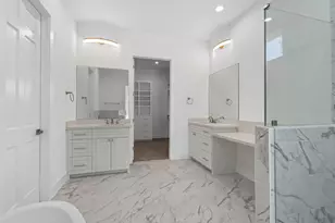 2022 Thonig Rd, Houston, TX 77055 - Photo 9