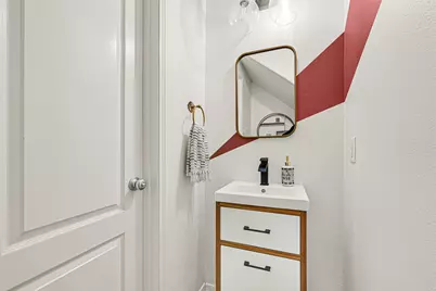 2602 Shady Acres Court, Houston, TX 77008 - Photo 11