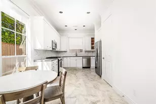 3211 S Pemberton Cir Dr, Houston, TX 77025 - Photo 11