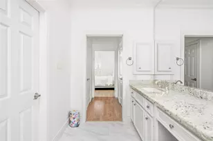 3211 S Pemberton Cir Dr, Houston, TX 77025 - Photo 21