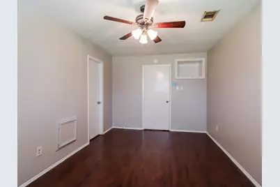 502 Hildred Avenue, Conroe, TX 77303 - Photo 9