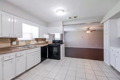502 Hildred Avenue, Conroe, TX 77303 - Photo 7