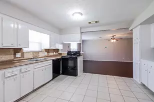 502 Hildred Ave, Conroe, TX 77303 - Photo 7