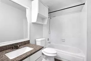 10811 Richmond Ave, Houston, TX 77042 - Photo 21