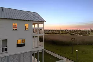 2646 E Seaside Dr, Galveston, TX 77550 - Photo 3