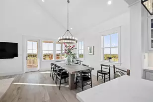 2646 E Seaside Dr, Galveston, TX 77550 - Photo 11