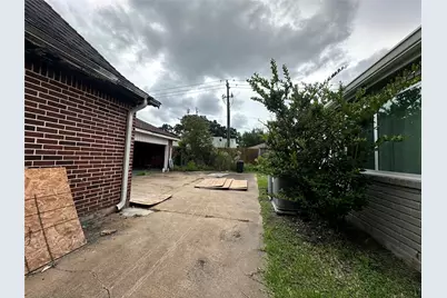 2315 Willow Lake Drive, Houston, TX 77077 - Photo 11