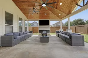 3303 Crestford Cliff Ln, Houston, TX 77047 - Photo 3