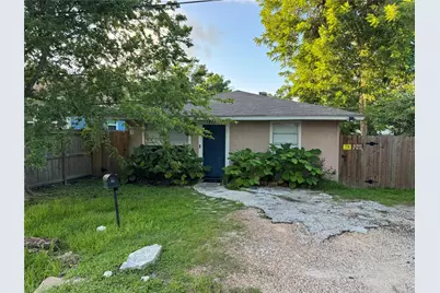 1412 W Willis Street, Alvin, TX 77511 - Photo 1