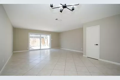 9656 Westview Drive #8, Houston, TX 77055 - Photo 11