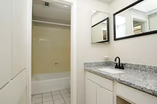 9656 Westview Dr, Houston, TX 77055 - Photo 27