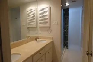 2219 Nantucket Dr, Houston, TX 77057 - Photo 17