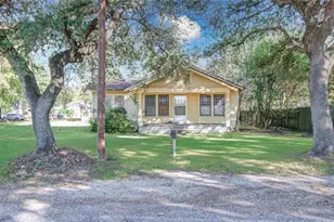 1003 Prairie St, Columbus, TX 78934 - Photo 1