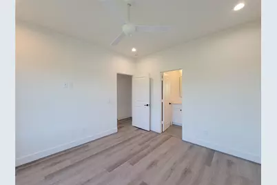 7705 Earl Rudder Way, Houston, TX 77055 - Photo 9