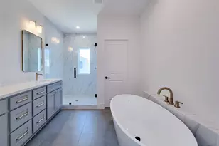 7705 Earl Rudder Wy, Houston, TX 77055 - Photo 17