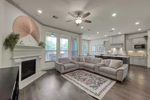 225 Skybranch Ct, Conroe, TX 77304 - Photo 5