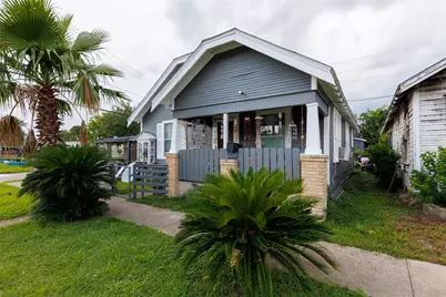 702 72nd Street, Houston, TX 77011 - Photo 1