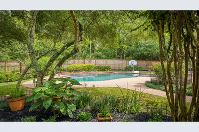 18 E Wedgemere Court, The Woodlands, TX 77381 - Photo 5