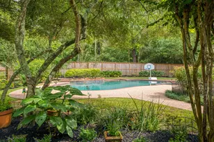 18 E Wedgemere Ct, The Woodlands, TX 77381 - Photo 5