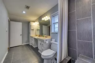 2125 Shanks Rd, Angleton, TX 77515 - Photo 23