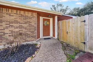 13563 Catalina Village Dr, Houston, TX 77083 - Photo 3