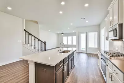 10818 Carolina Willow Ct, Cypress, TX 77433 - Photo 9