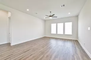 10818 Carolina Willow Ct, Cypress, TX 77433 - Photo 3