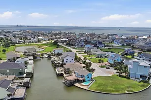 1326 Hawaii Dr, Tiki Island, TX 77554 - Photo 31